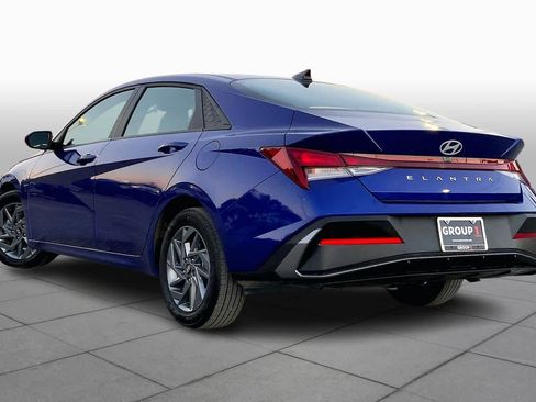 Used 2024 Hyundai Elantra SEL image 12