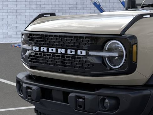 New 2026 Ford Bronco Badlands w/ Black Appearance Package AWD/4WD image 19
