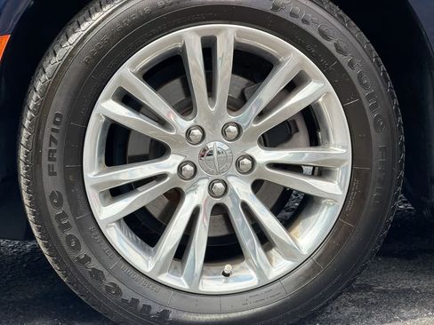 Used 2017 Chrysler 300 Limited w/ Value Package RWD image 14