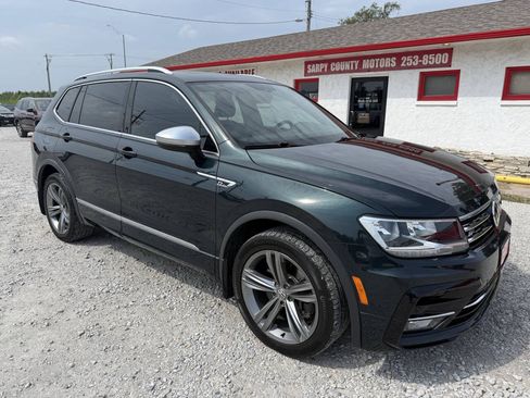 Used 2018 Volkswagen Tiguan SEL w/ R-Line Package FWD image 1