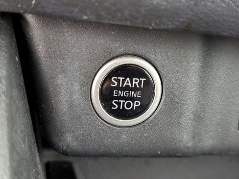 Certified 2023 Nissan Rogue SV FWD image 18
