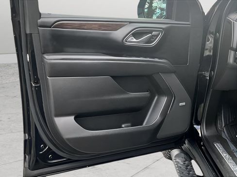 Used 2022 Chevrolet Tahoe Z71 w/ Z71 Off-Road Package image 21