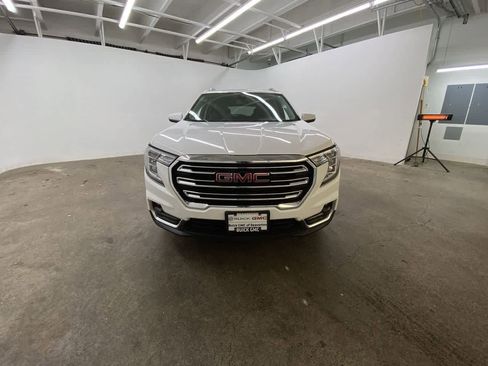 Used 2023 GMC Terrain SLT image 9