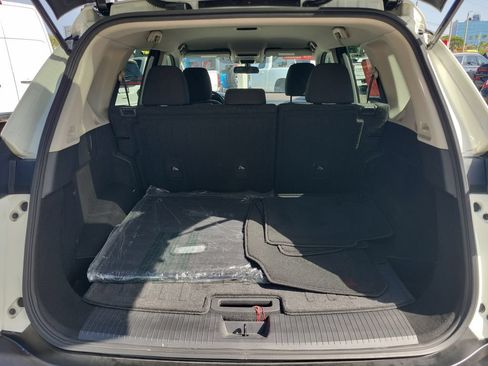 Certified 2023 Nissan Rogue S FWD image 15