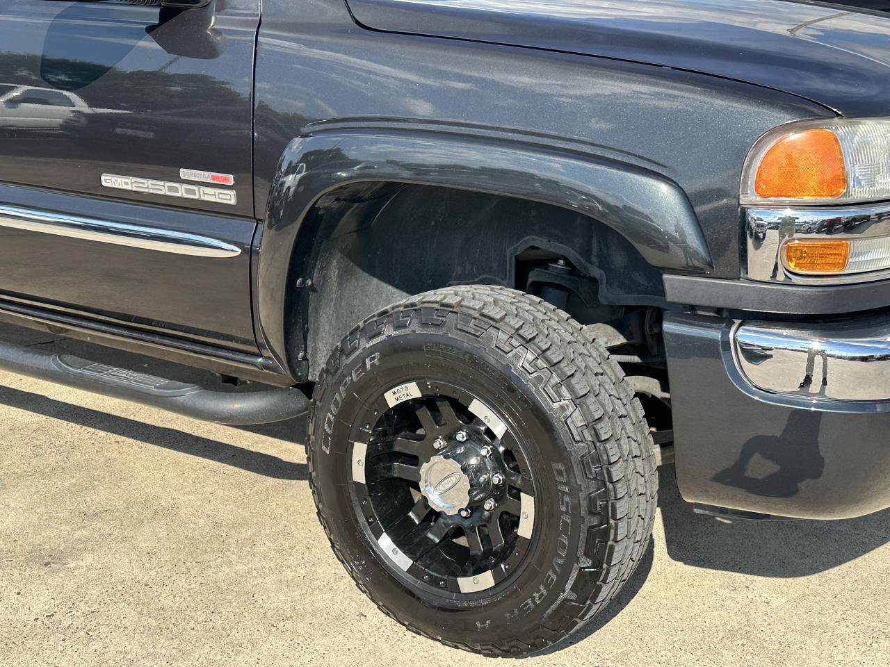 Used 2005 GMC Sierra 2500 SLE w/ Heavy-Duty Power Package AWD/4WD image 12