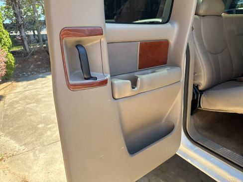 Used 2004 GMC Sierra 1500 SLT w/ Light Duty Power Package RWD image 15