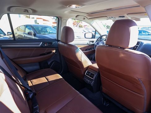 Used 2019 Subaru Outback 3.6R Touring w/ Popular Package #3A image 17