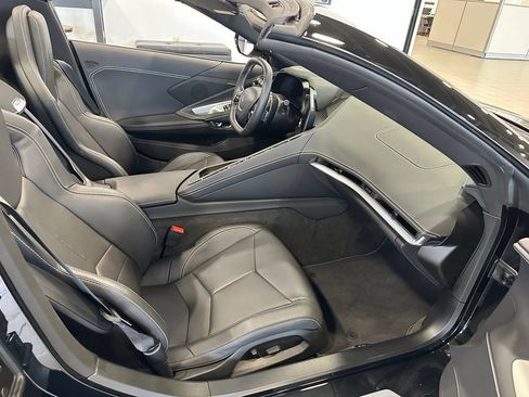 Used 2024 Chevrolet Corvette Stingray Convertible w/ Z51 Performance Package RWD image 18