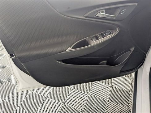 Used 2023 Chevrolet Malibu LS w/ Driver Confidence Package image 9