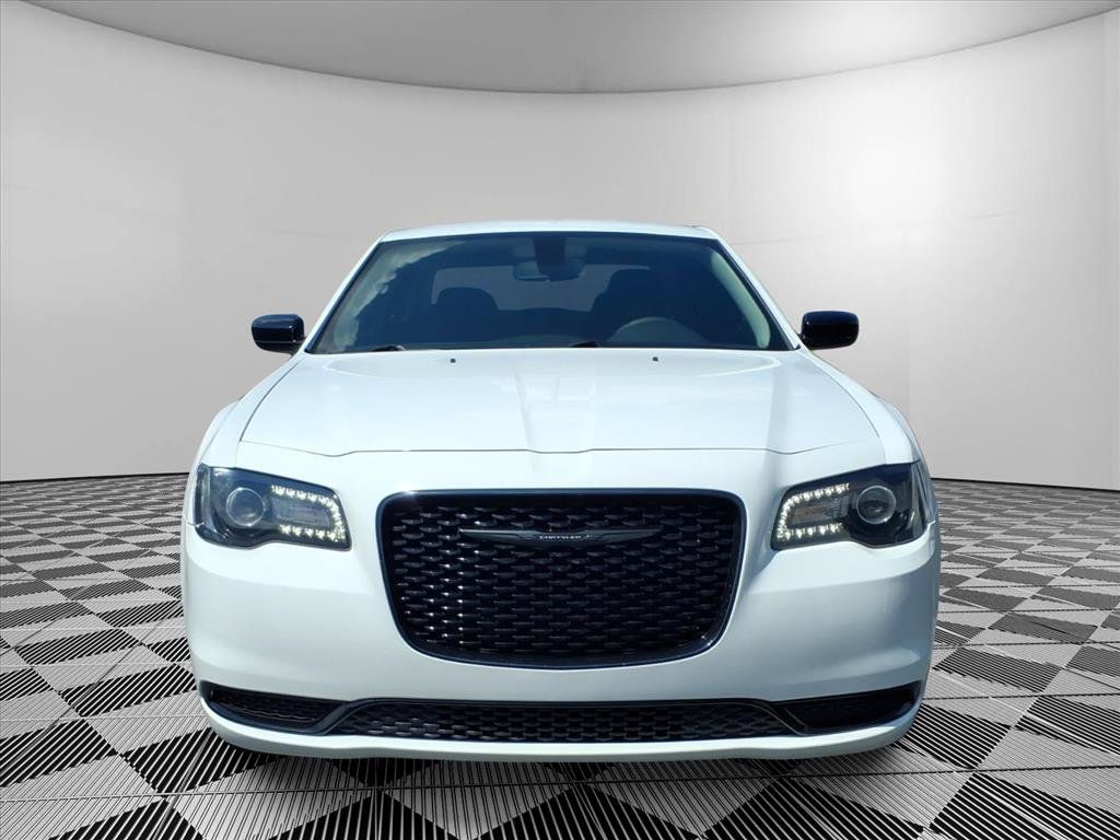 Used 2023 Chrysler 300 Touring w/ Sport Appearance Package RWD image 2