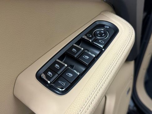 New 2025 Porsche Macan image 27