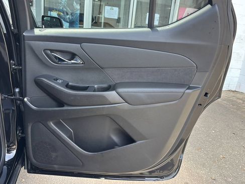Used 2023 Chevrolet Traverse High Country image 27