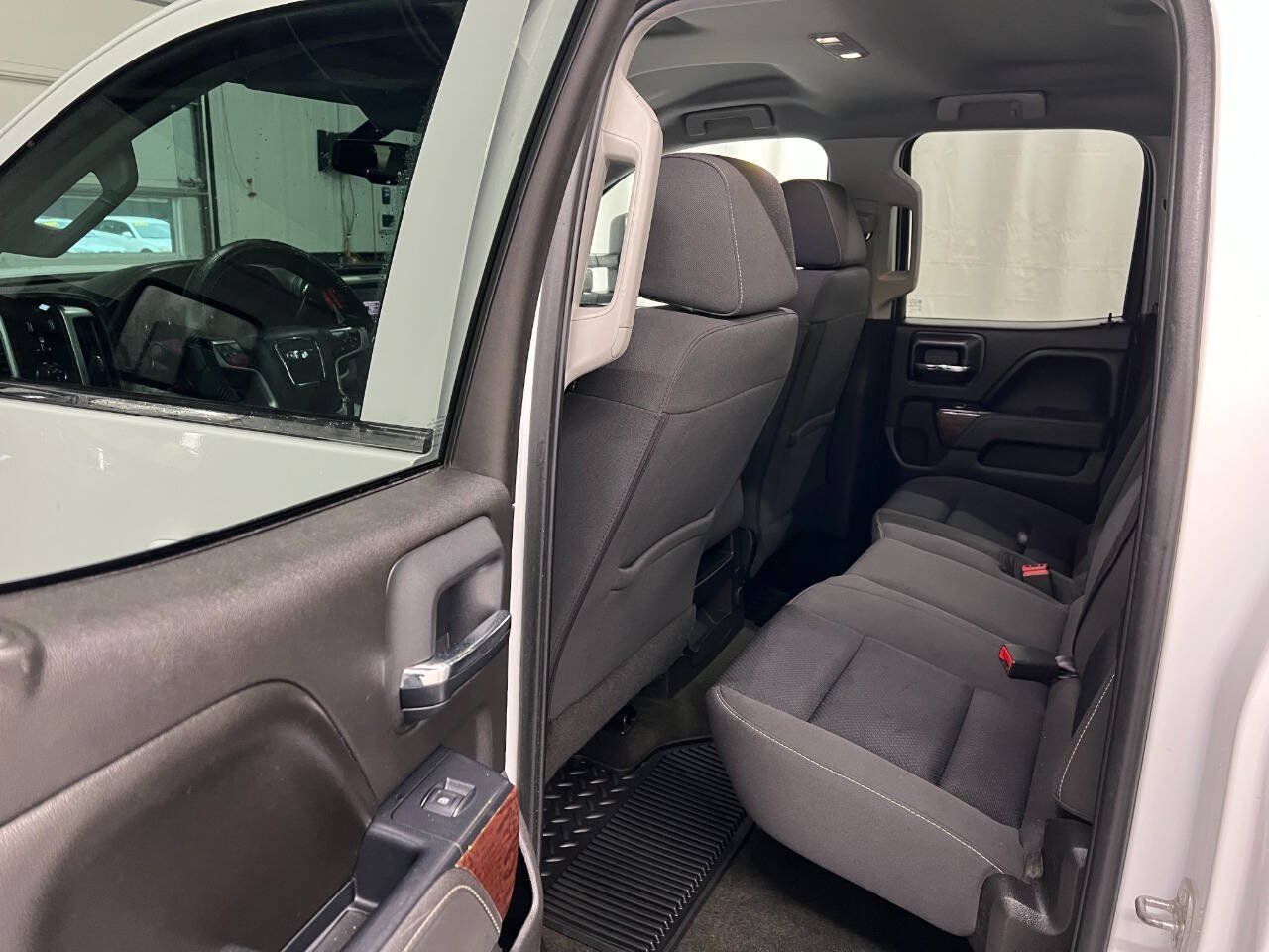 Used 2016 GMC Sierra 3500 SLE w/ SLE Preferred Package AWD/4WD image 9