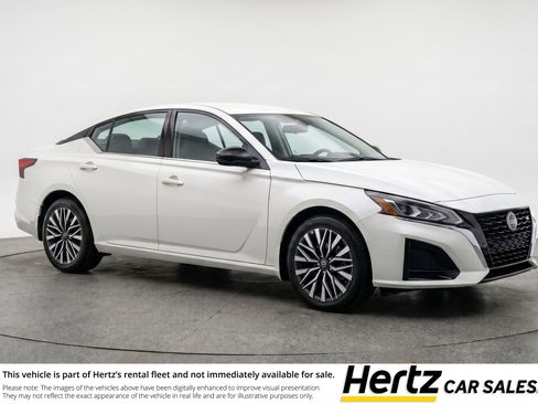 Used 2025 Nissan Altima 2.5 SV FWD image 1