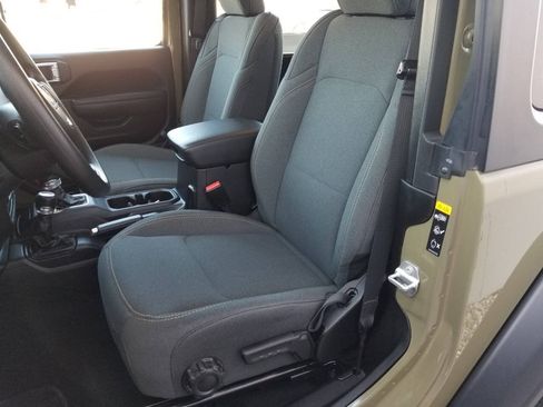 Used 2025 Jeep Wrangler Sport AWD/4WD image 9