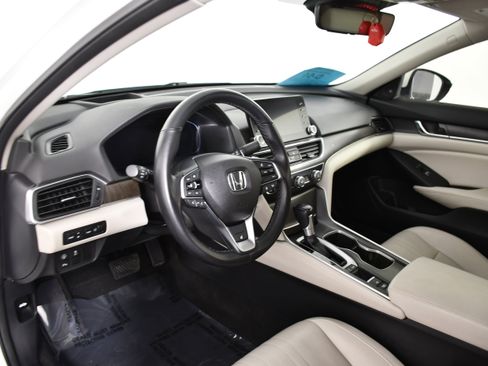 Used 2018 Honda Accord Touring image 39