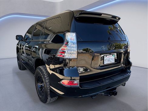 Used 2017 Lexus GX 460 Premium w/ Premium Package AWD/4WD image 4