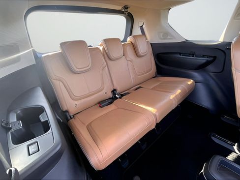 Used 2025 INFINITI QX80 Sensory AWD/4WD image 34