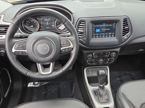 Used 2020 Jeep Compass Latitude FWD image 12