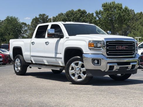 Used 2017 GMC Sierra 2500 SLT AWD/4WD image 3