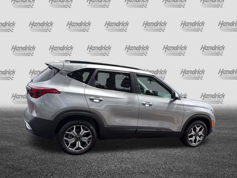 Used 2023 Kia Seltos EX AWD/4WD image 11