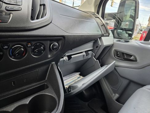 Used 2018 Ford Transit 150 XL RWD image 11