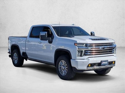 Used 2022 Chevrolet Silverado 2500 High Country w/ Z71 Off-Road Package image 3