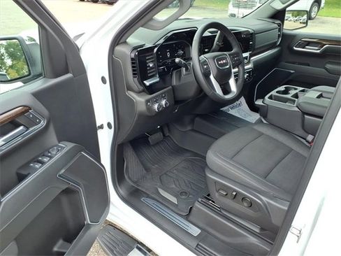 Used 2024 GMC Sierra 1500 SLE image 10