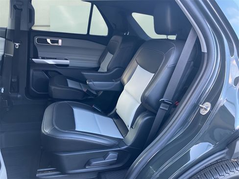 Used 2022 Ford Explorer XLT w/ Equipment Group 202A image 35