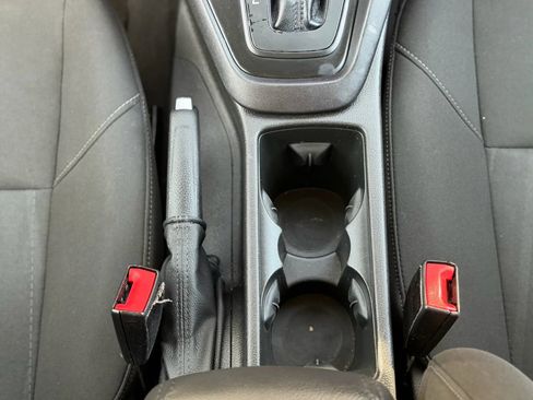 Used 2015 Ford Focus SE image 28