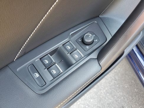 Used 2022 Volkswagen Tiguan SEL R-Line image 23