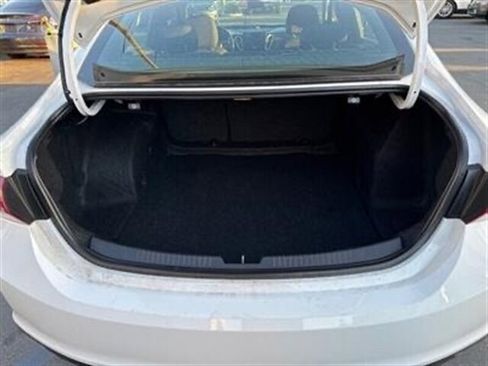 Used 2022 Chevrolet Malibu LT image 10