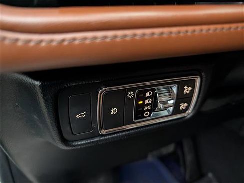 Used 2021 Lincoln Aviator Reserve w/ Equipment Group 202A image 34