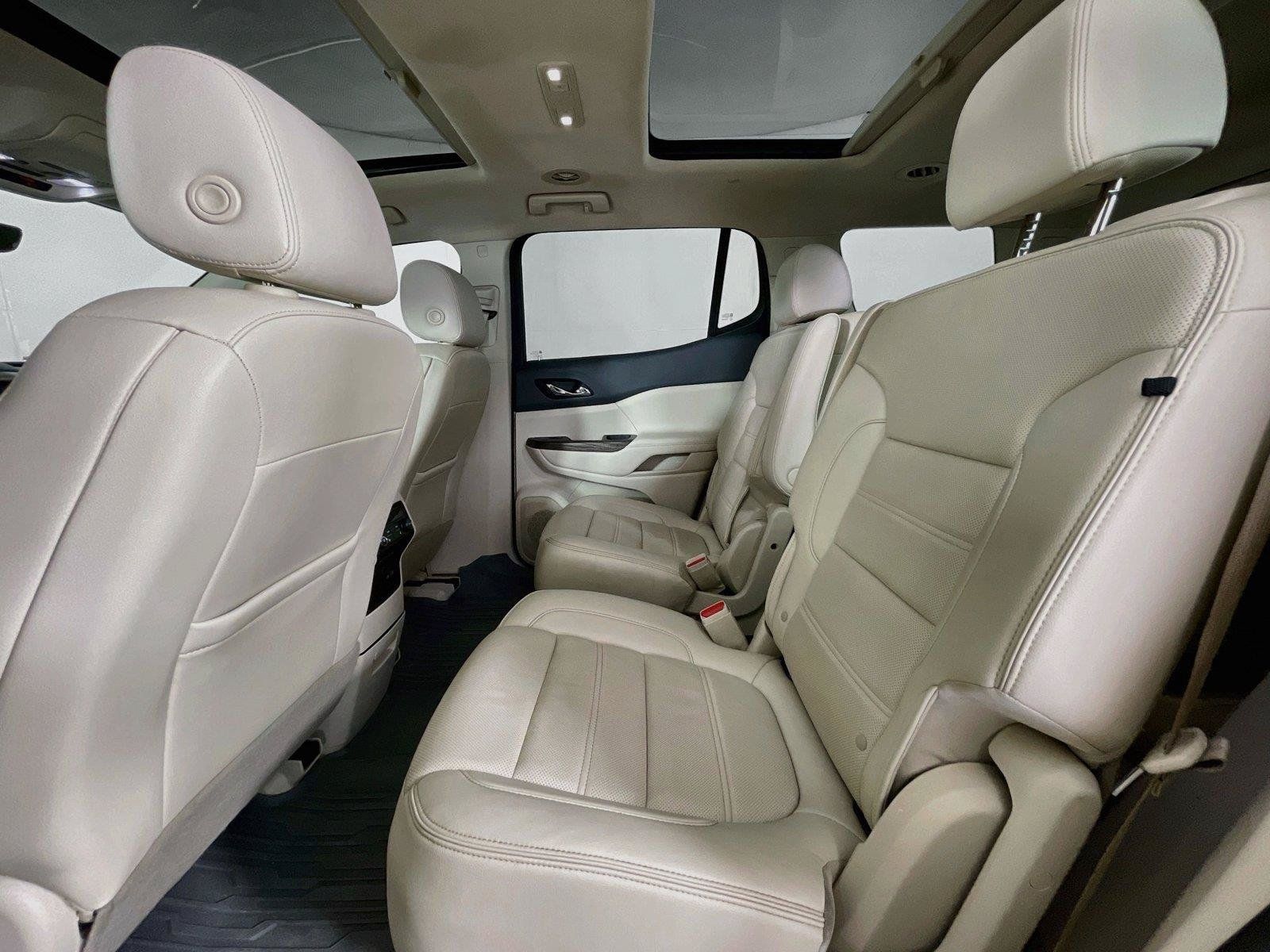 Used 2021 GMC Acadia Denali w/ Denali Technology Package FWD image 29