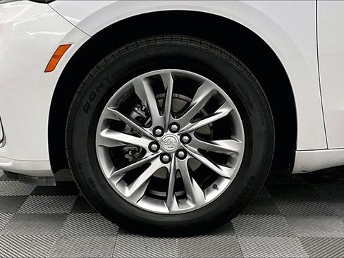 Used 2022 Buick Enclave Avenir image 8