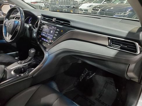 Used 2018 Toyota Camry SE w/ Audio Package FWD image 14