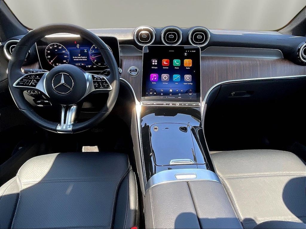 Used 2026 Mercedes-Benz GLC 300 image 9