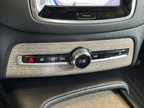 Certified 2023 Volvo XC90 T8 Ultimate w/ Protection Package Premier AWD/4WD image 27