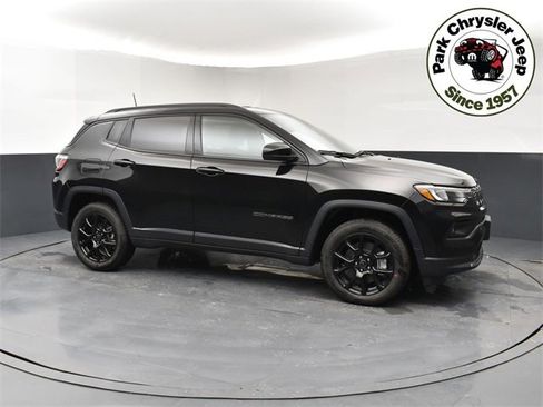 New 2026 Jeep Compass Latitude image 1