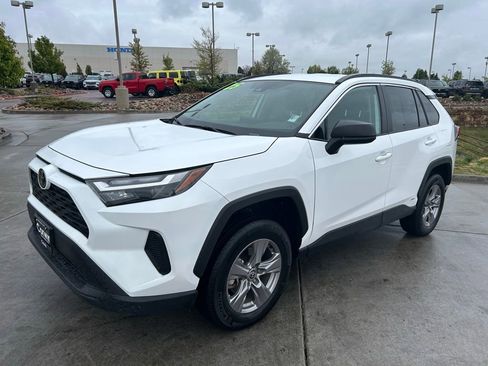 Used 2025 Toyota RAV4 LE AWD/4WD image 3