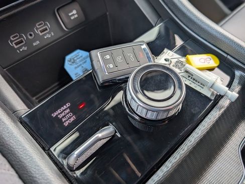 Used 2024 Jeep Grand Cherokee Limited image 30