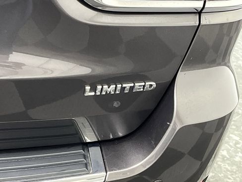 Used 2017 Jeep Grand Cherokee Limited w/ Trailer Tow Group IV image 31