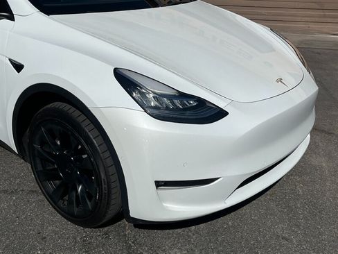 Used 2022 Tesla Model Y Long Range AWD/4WD image 10