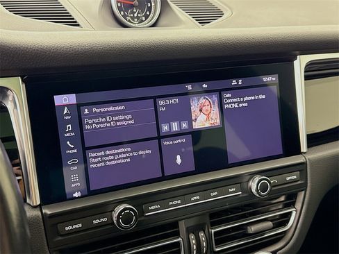 Used 2020 Porsche Macan image 18