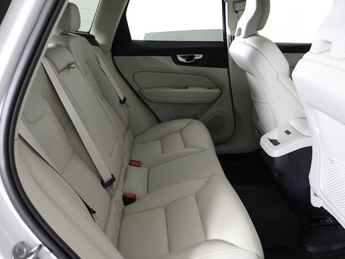 Used 2023 Volvo XC60 B5 Core w/ Climate Package image 39