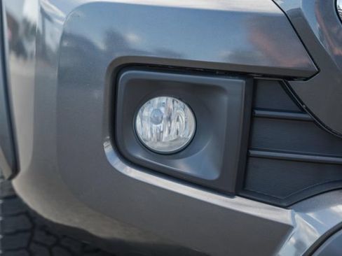 Used 2018 Toyota Tacoma TRD Off-Road w/ Four Season Floor Mat Package AWD/4WD image 14