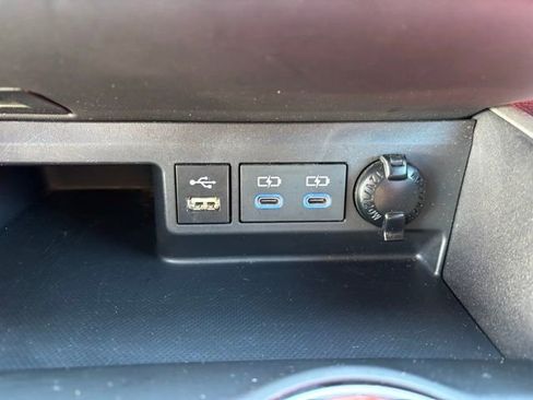 Used 2022 Toyota Highlander XSE image 11