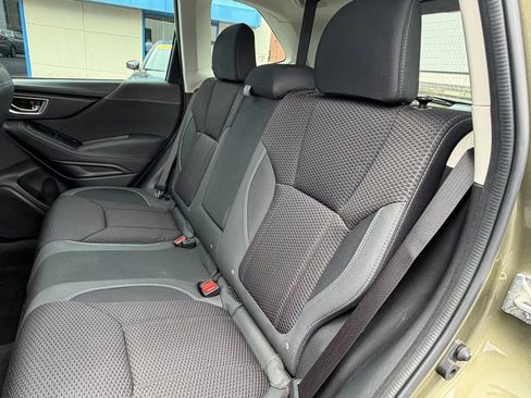 Used 2022 Subaru Forester Premium AWD/4WD image 19