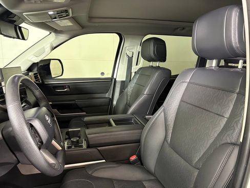 Used 2024 Toyota Tundra Limited AWD/4WD image 18