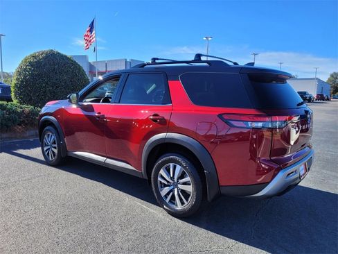 Used 2025 Nissan Pathfinder SL image 8